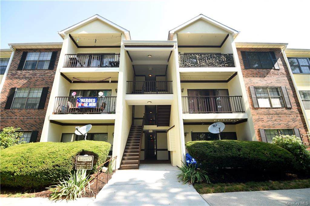 25 Huntington Circle - Photo 1