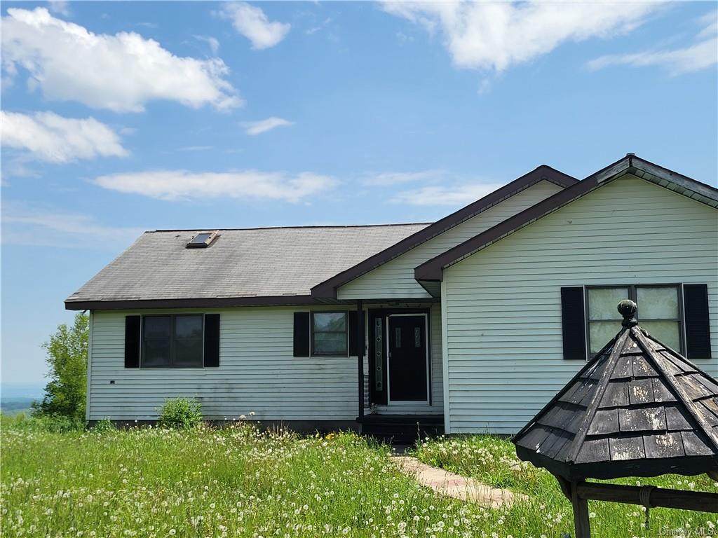 107 Curran Drive - Photo 1