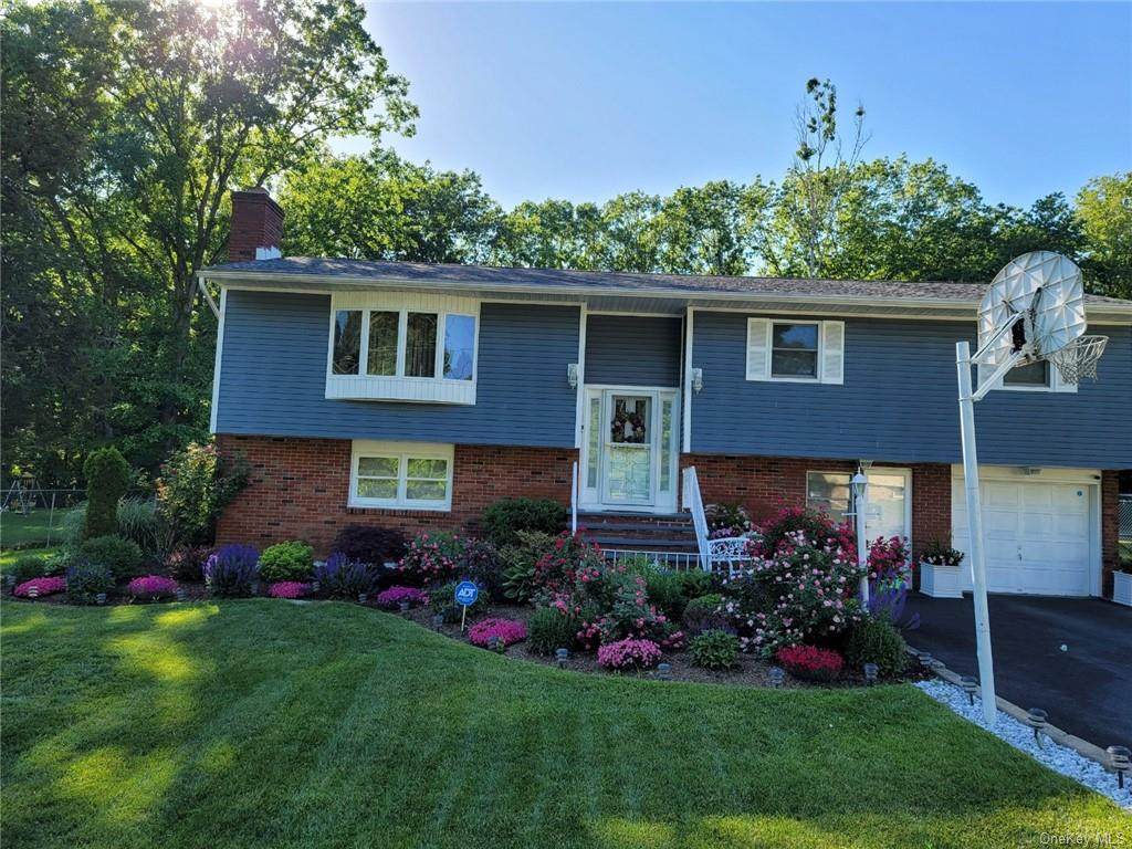 15 Gail Place - Photo 1