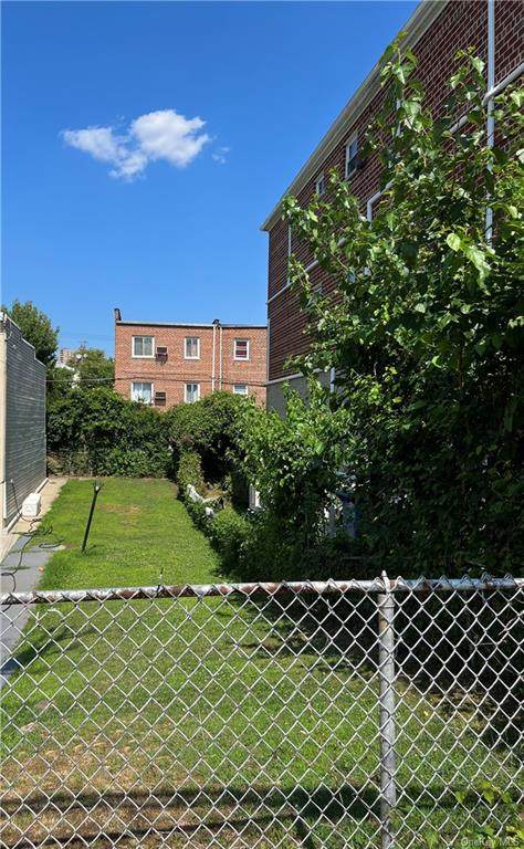 3048A Bruner Avenue - Photo 1