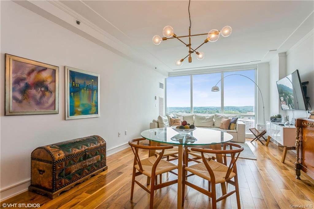 5 Renaissance Square - Photo 1