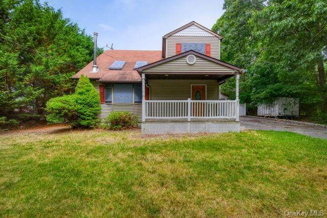 307 Commack Road - Photo 1