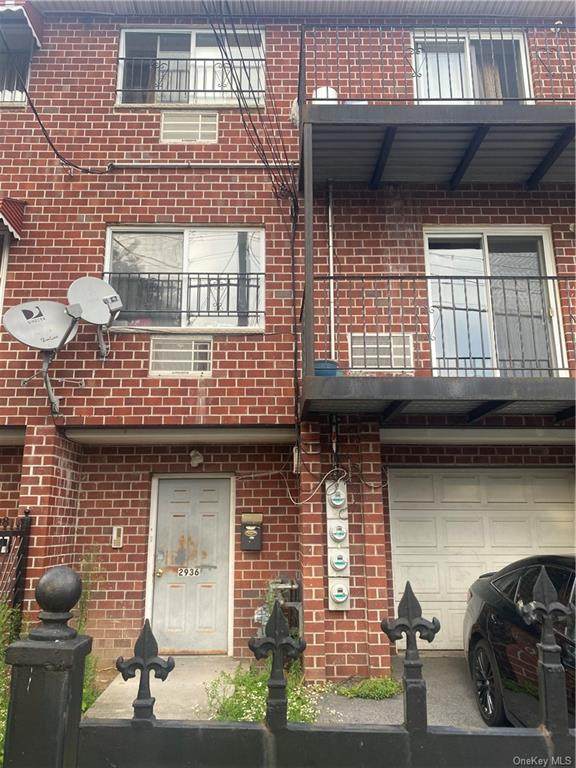 2936 Grace Avenue - Photo 1