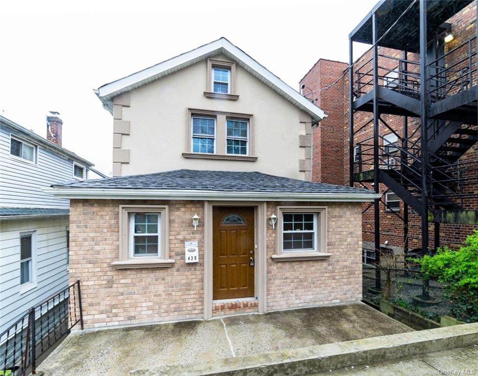 430 Swinton Avenue - Photo 1