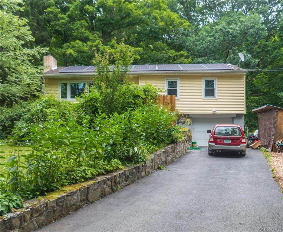 576 Quaker Lane - Photo 1
