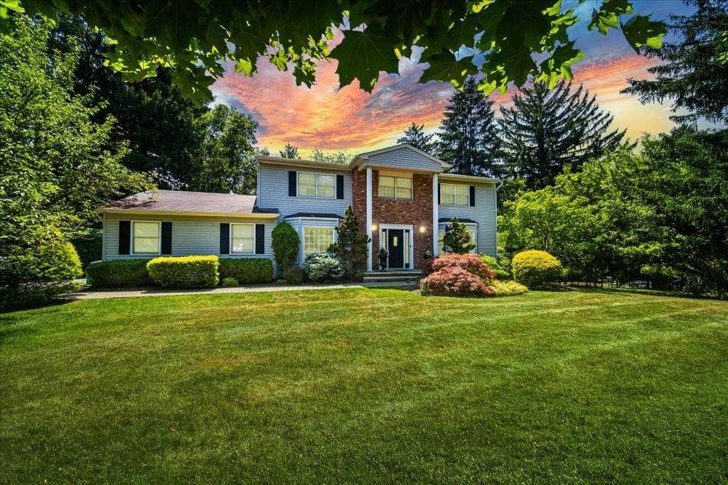 10 Evergreen Court - Photo 1