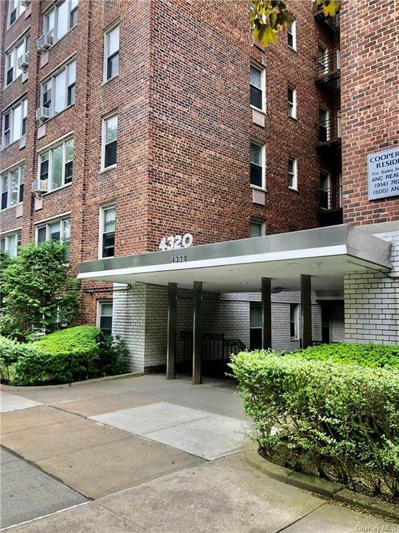 4320 Van Cortlandt Park - Photo 1