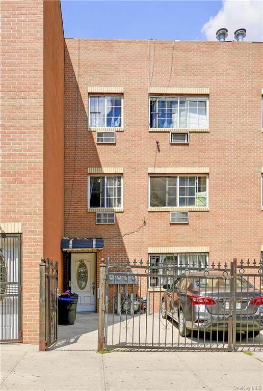 881 Elsmere Place - Photo 1