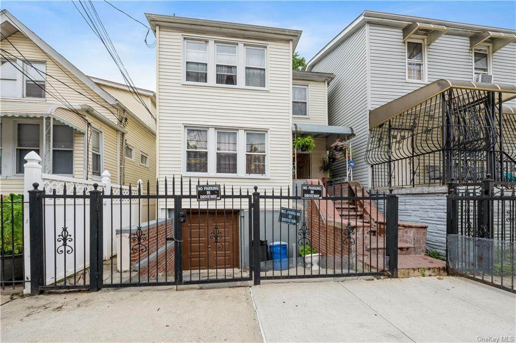626 Saint Lawrence Avenue - Photo 1