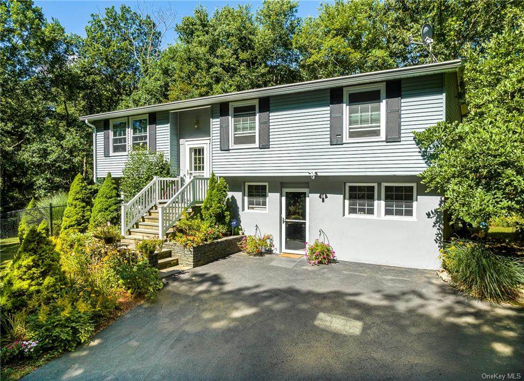 79 Wendy Drive - Photo 1