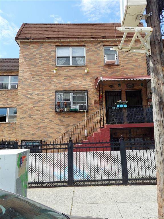2299 Crotona Avenue - Photo 1