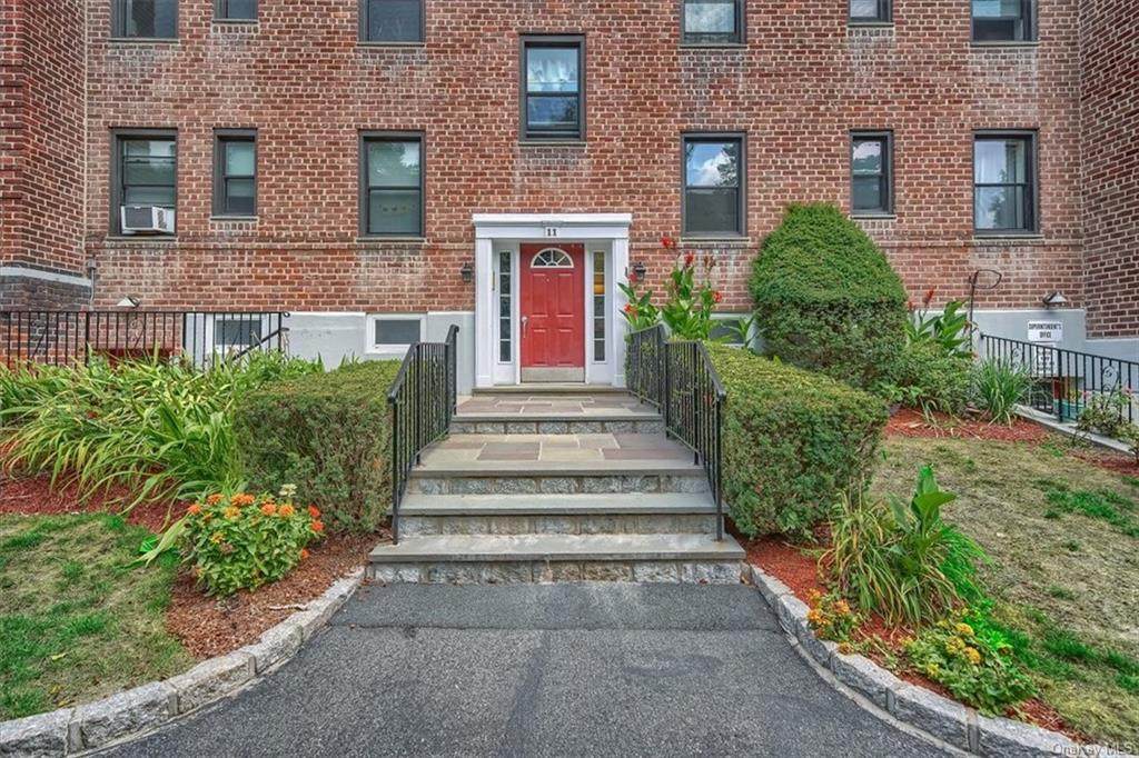 14 Broadway - Photo 1