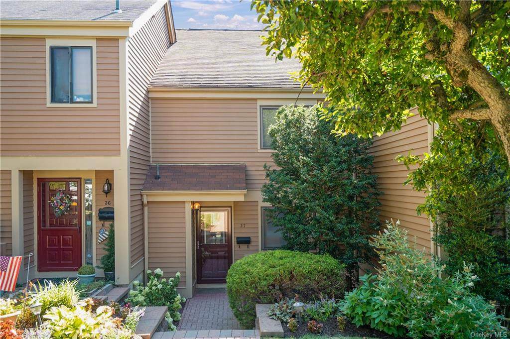 37 Greenway Lane - Photo 1
