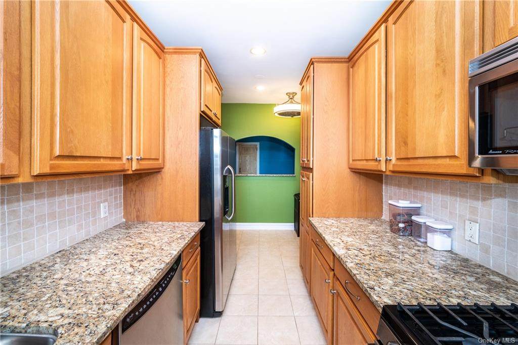 167 Centre Avenue - Photo 1