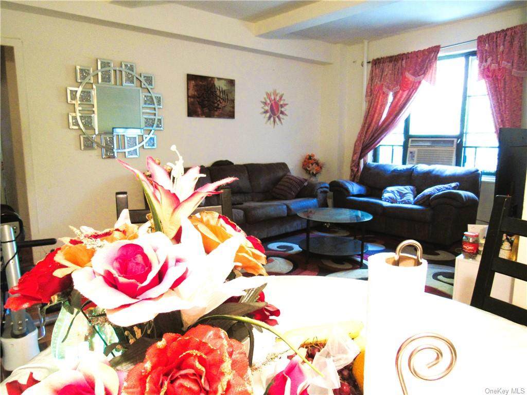 22 Metropolitan Oval - Photo 1