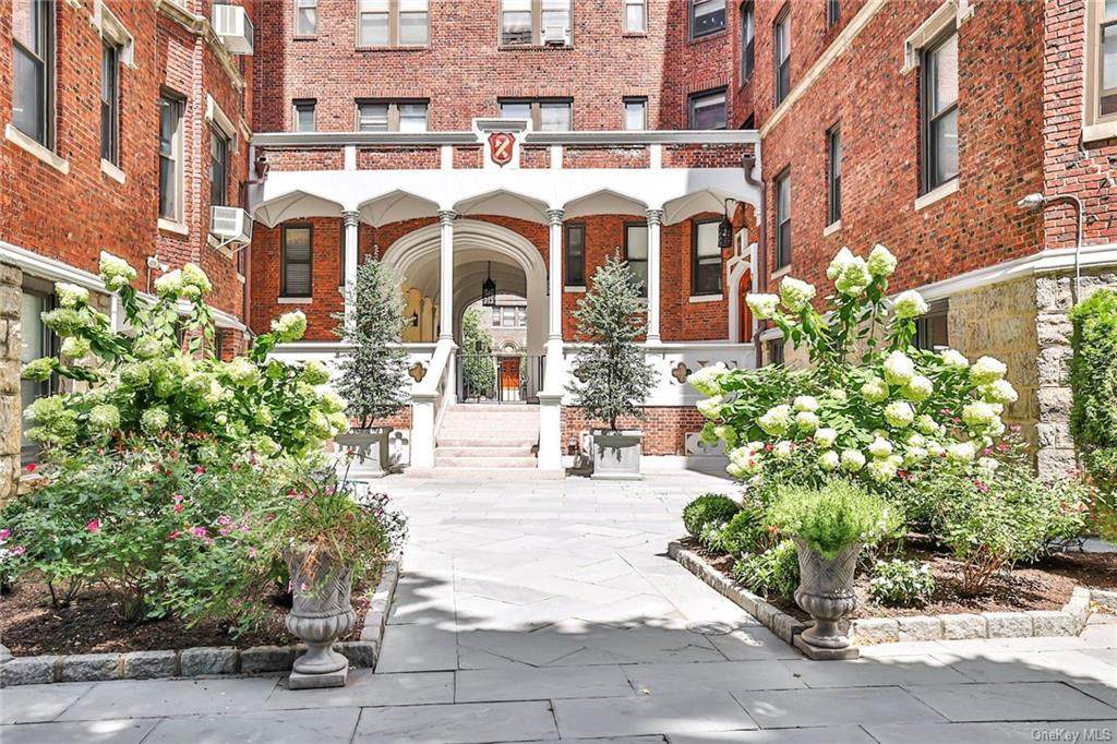31 Pondfield Road - Photo 1