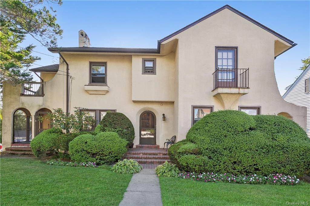 72 Wesley Avenue - Photo 1