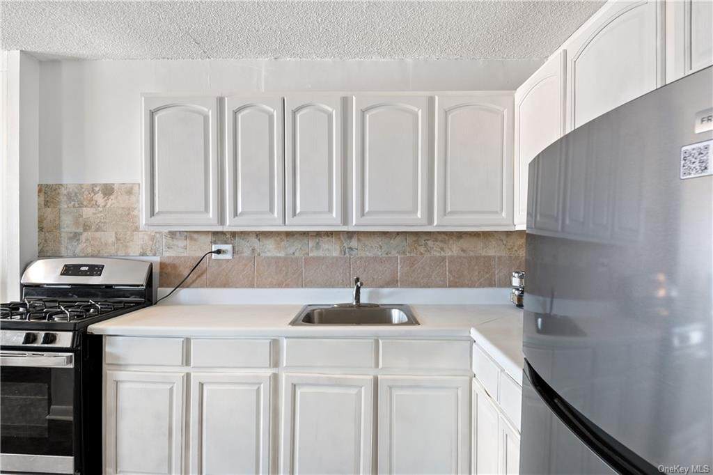2550 Olinville Avenue - Photo 1