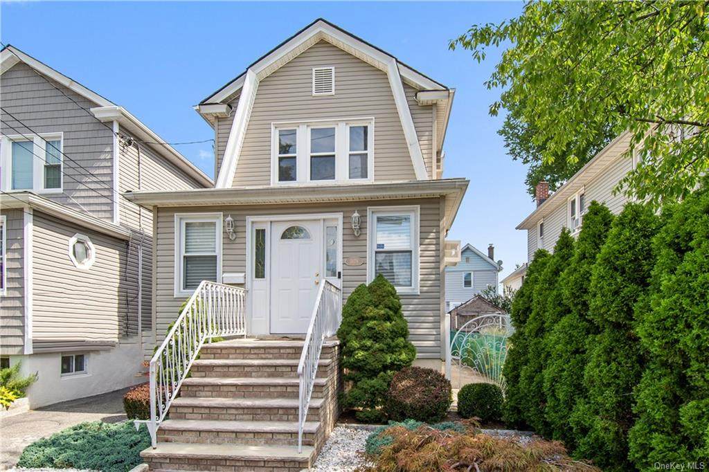 3179 Rawlins Avenue - Photo 1