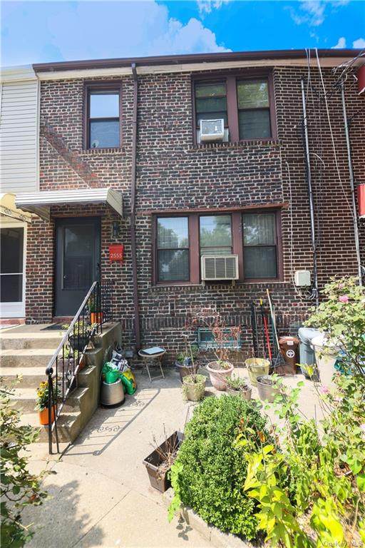 2555 Westervelt Avenue - Photo 1