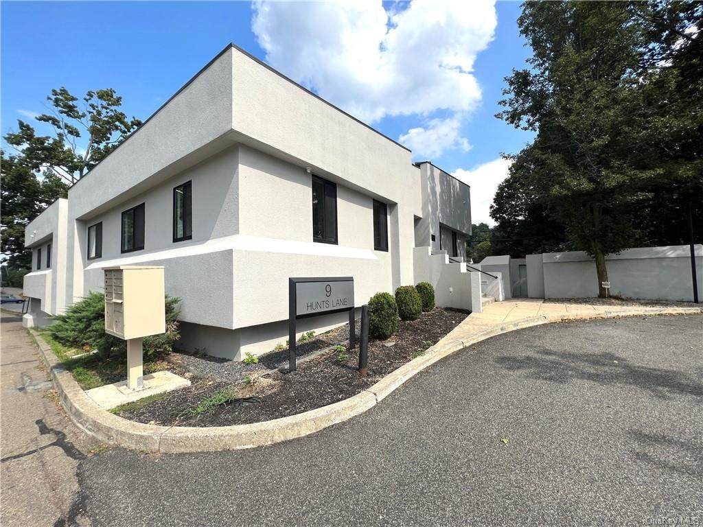 9 Joan Corwin Way - Photo 1