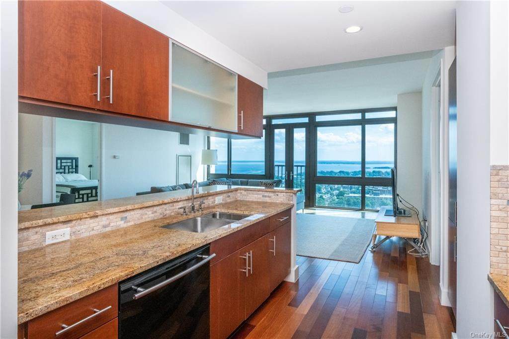 175 Huguenot Street - Photo 1