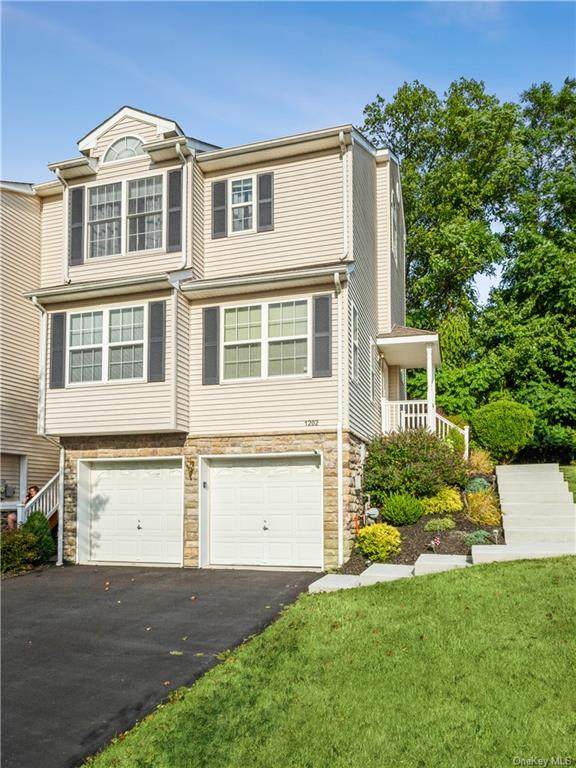 1202 Pondview Loop - Photo 1