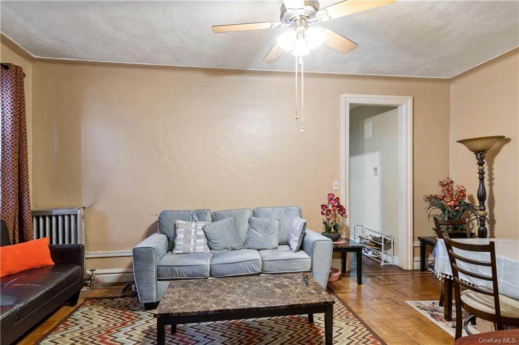 1974 Lafontaine Avenue - Photo 1