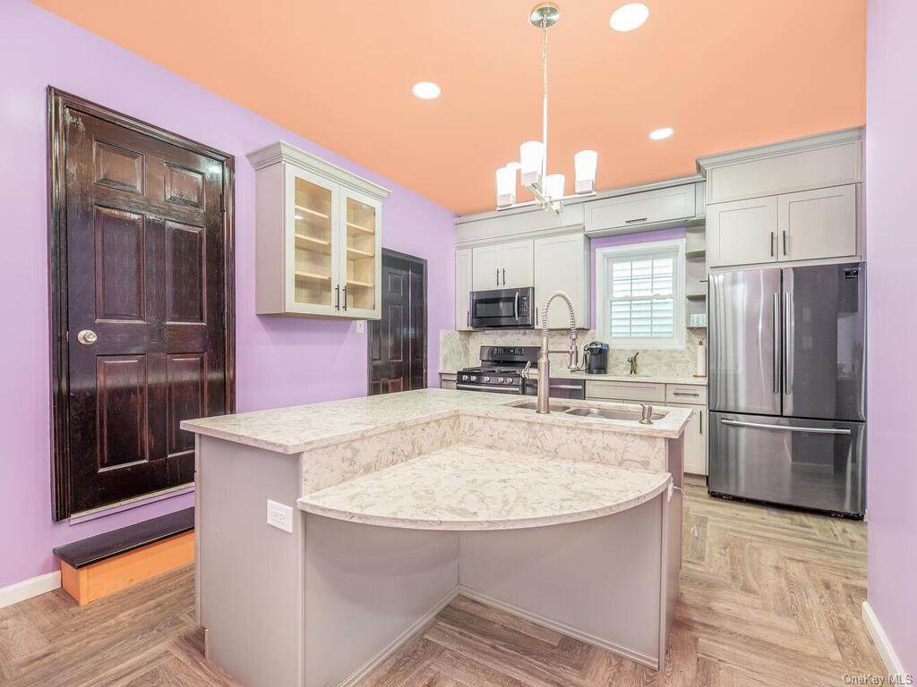 1811 Victor Street - Photo 1