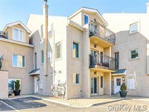 1424 Outlook Avenue - Photo 1