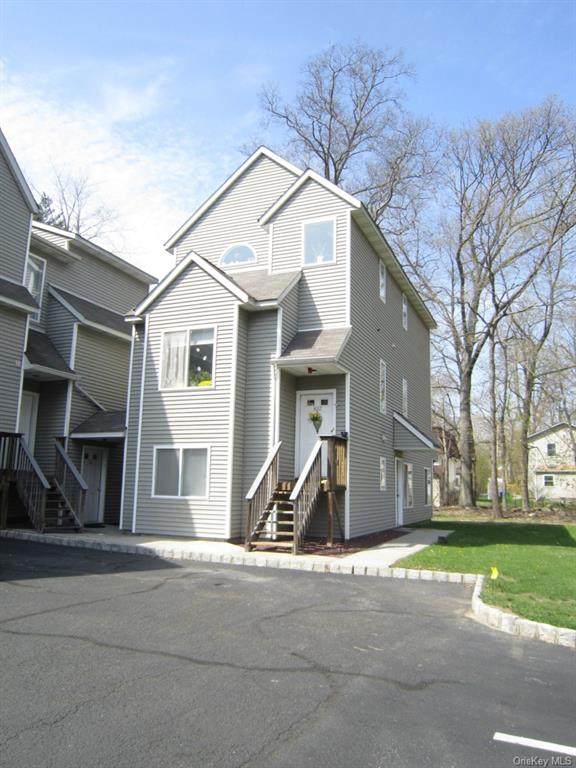 422 Arlington Court - Photo 1
