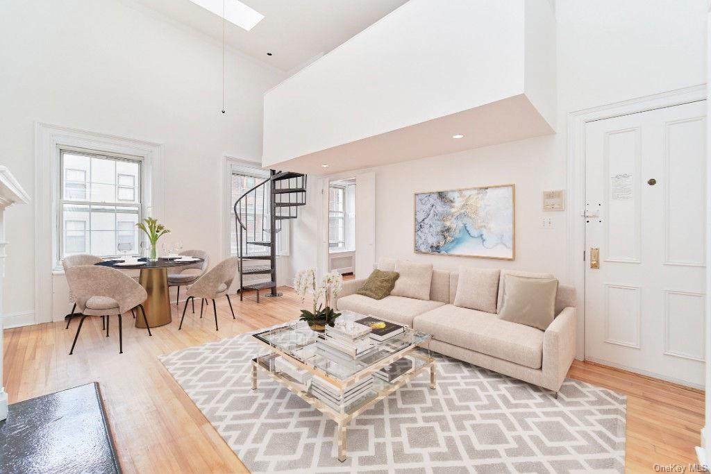 25 E 38th Street - Photo 1