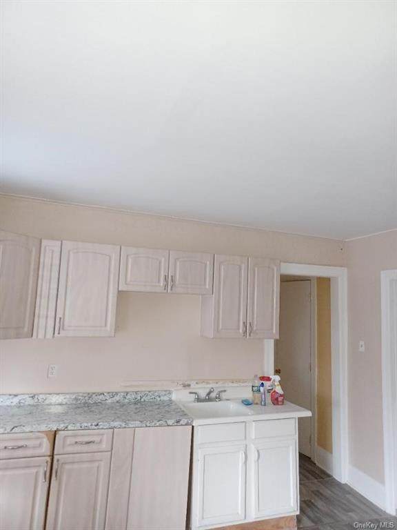 1753 Seddon Street - Photo 1