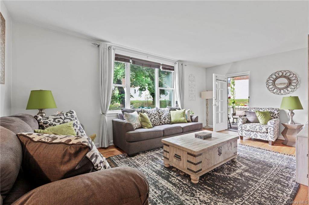 920 Pelhamdale Avenue - Photo 1