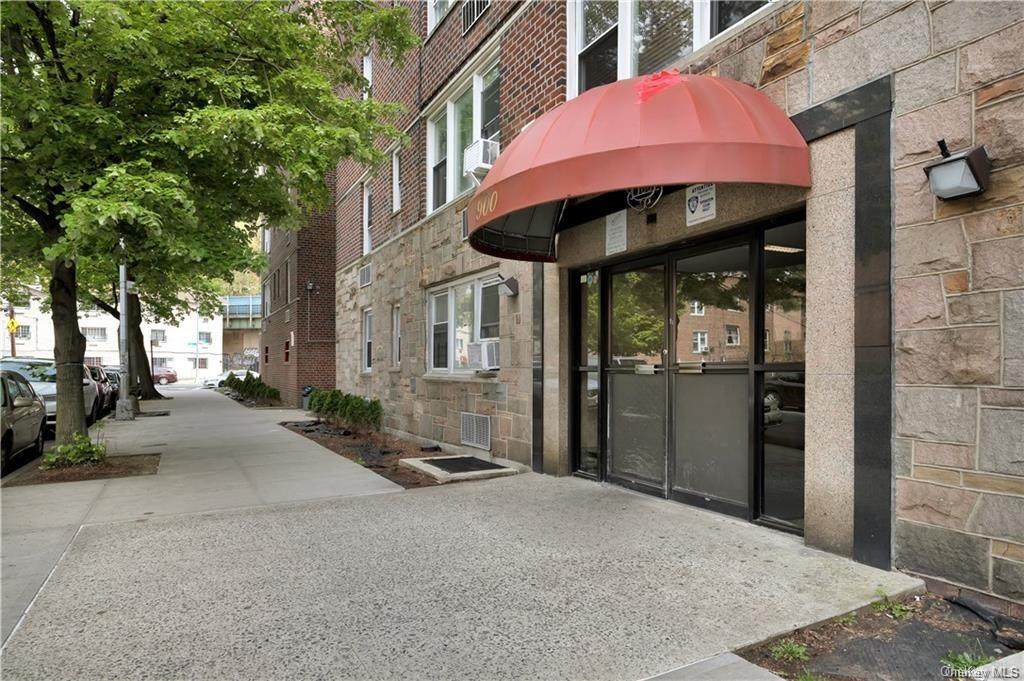900 Lydig Avenue - Photo 1