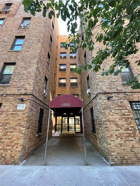 1922 Mcgraw Avenue - Photo 1