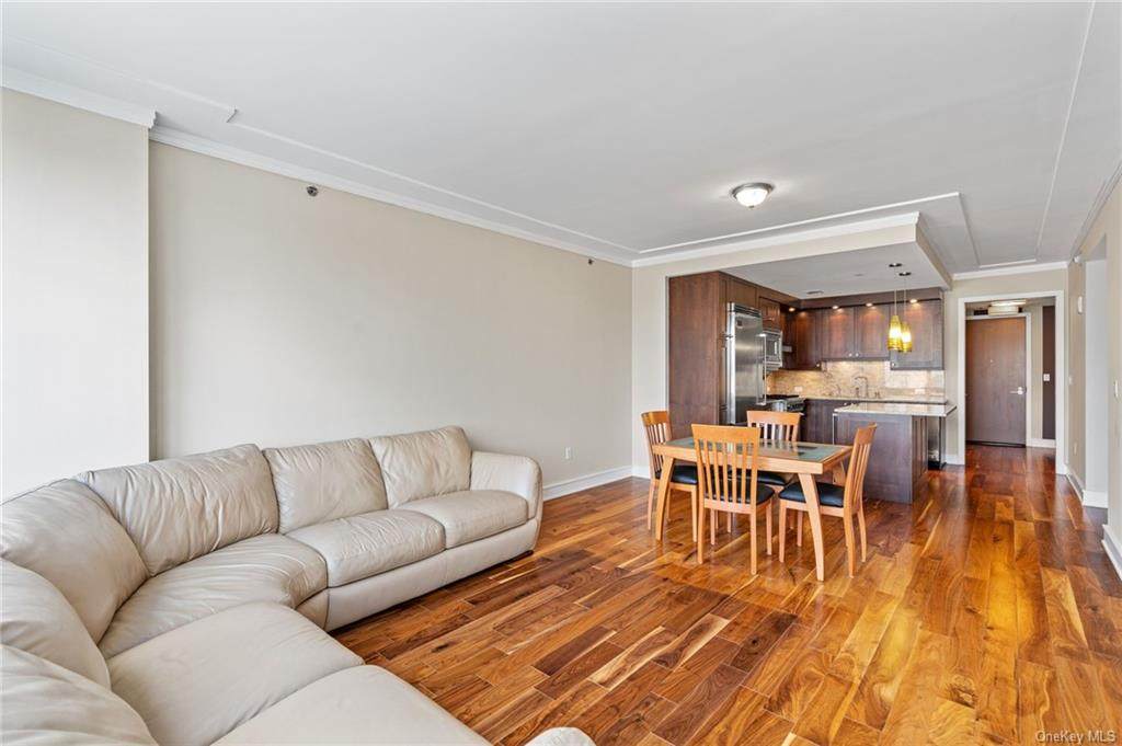 5 Renaissance Square - Photo 1