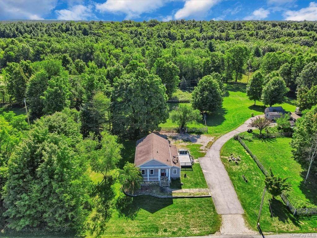 320 Howells Turnpike - Photo 1