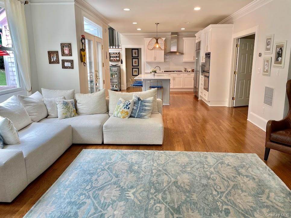 28 Forest Avenue - Photo 1