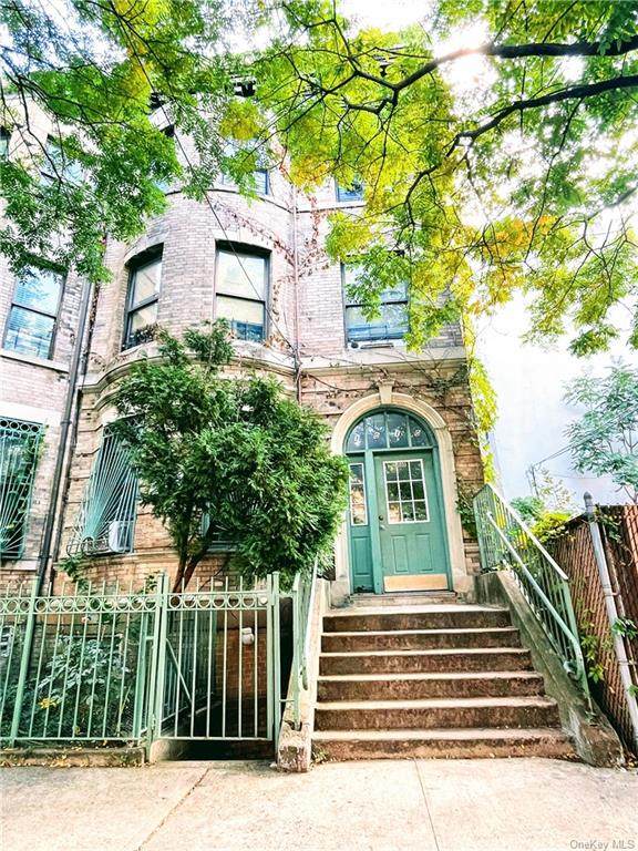 1010 Faile Street - Photo 1