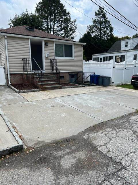 18 Belden Avenue - Photo 1