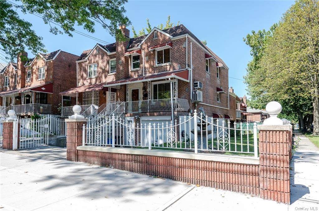 1295 Pelham Parkway - Photo 1
