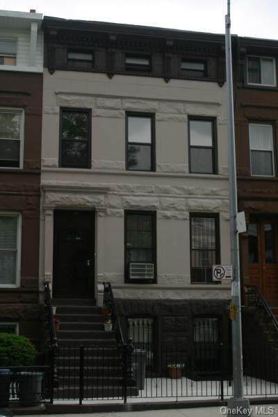 824 Putnam Avenue - Photo 1