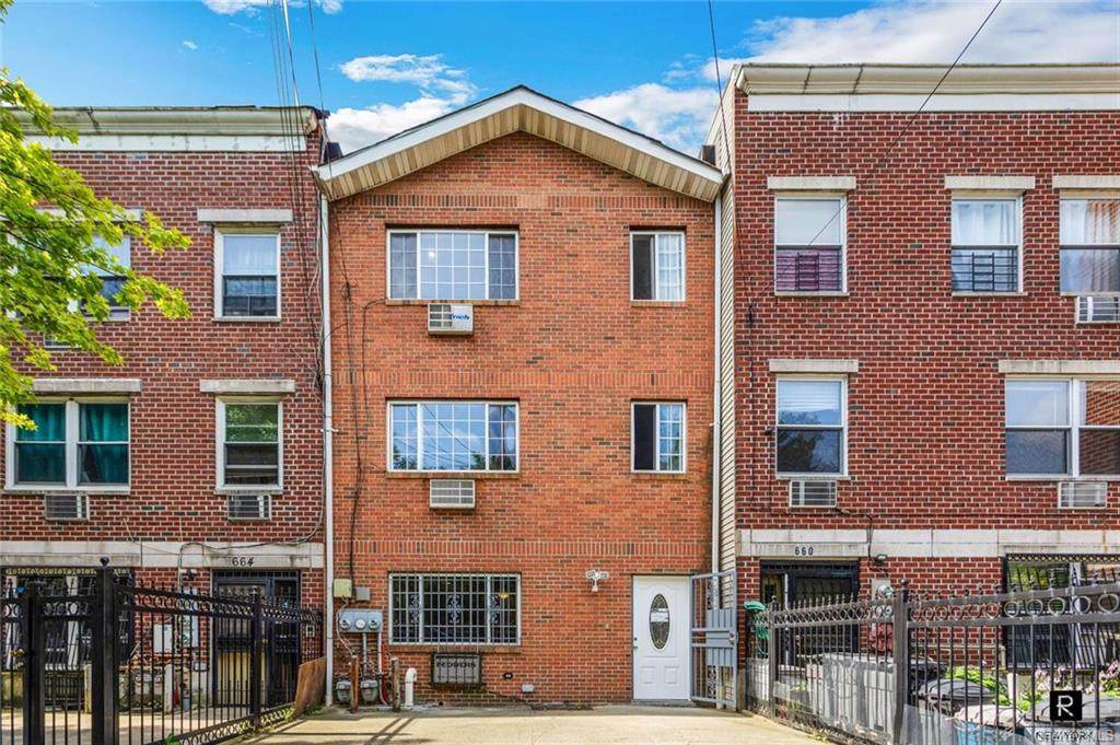 662 Crotona Park - Photo 1
