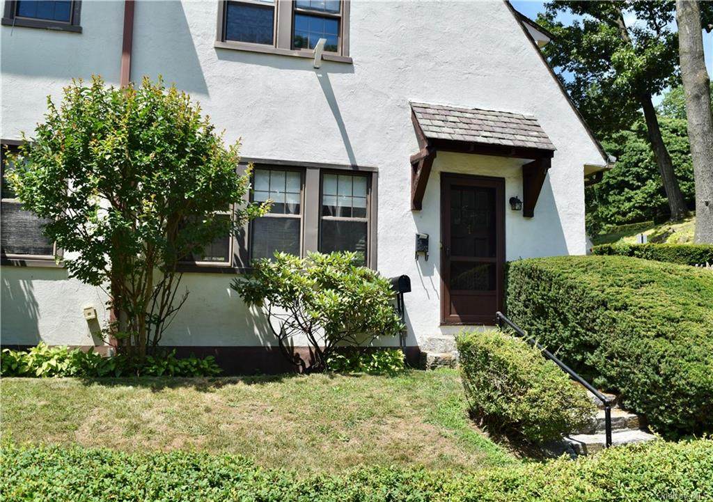 1 Prescott Square - Photo 1