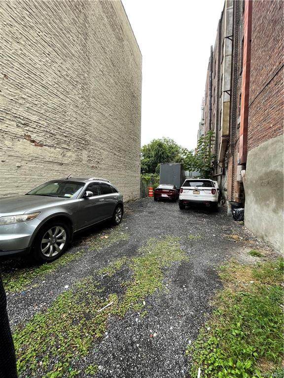 152 124th Street - Photo 1