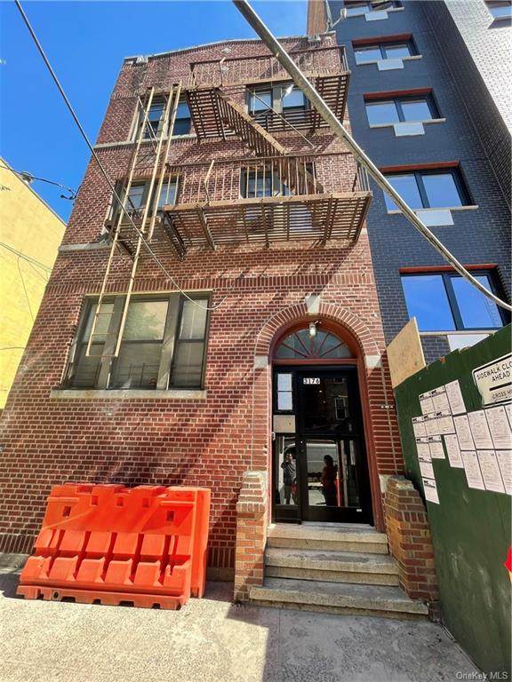3176 Villa Avenue - Photo 1