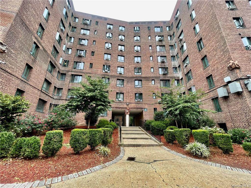 1651 Metropolitan Avenue - Photo 1