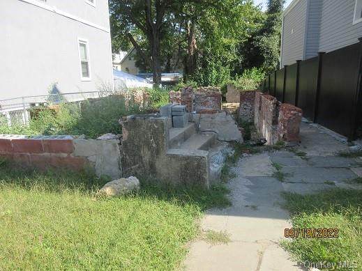 35 8th Avenue - Photo 1