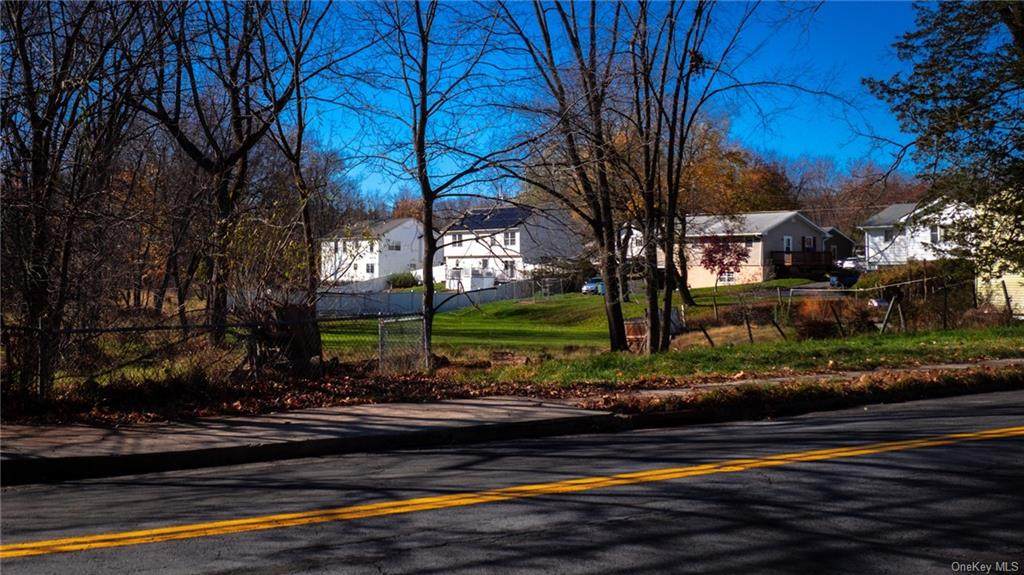 75 1/2 Lake Avenue - Photo 1